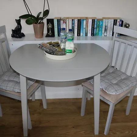 Lovely 1 Bedroom Basement Apartment With Stunning Views Bodfari Exterior photo