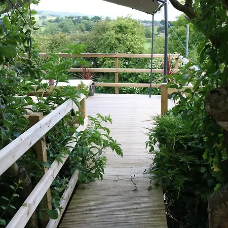 Lovely 1 Bedroom Basement Apartment With Stunning Views Bodfari Exterior photo