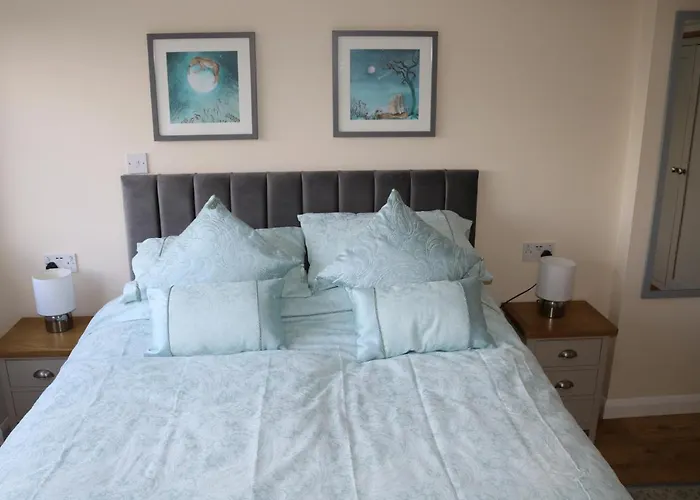 Lovely 1 Bedroom Basement Apartment With Stunning Views