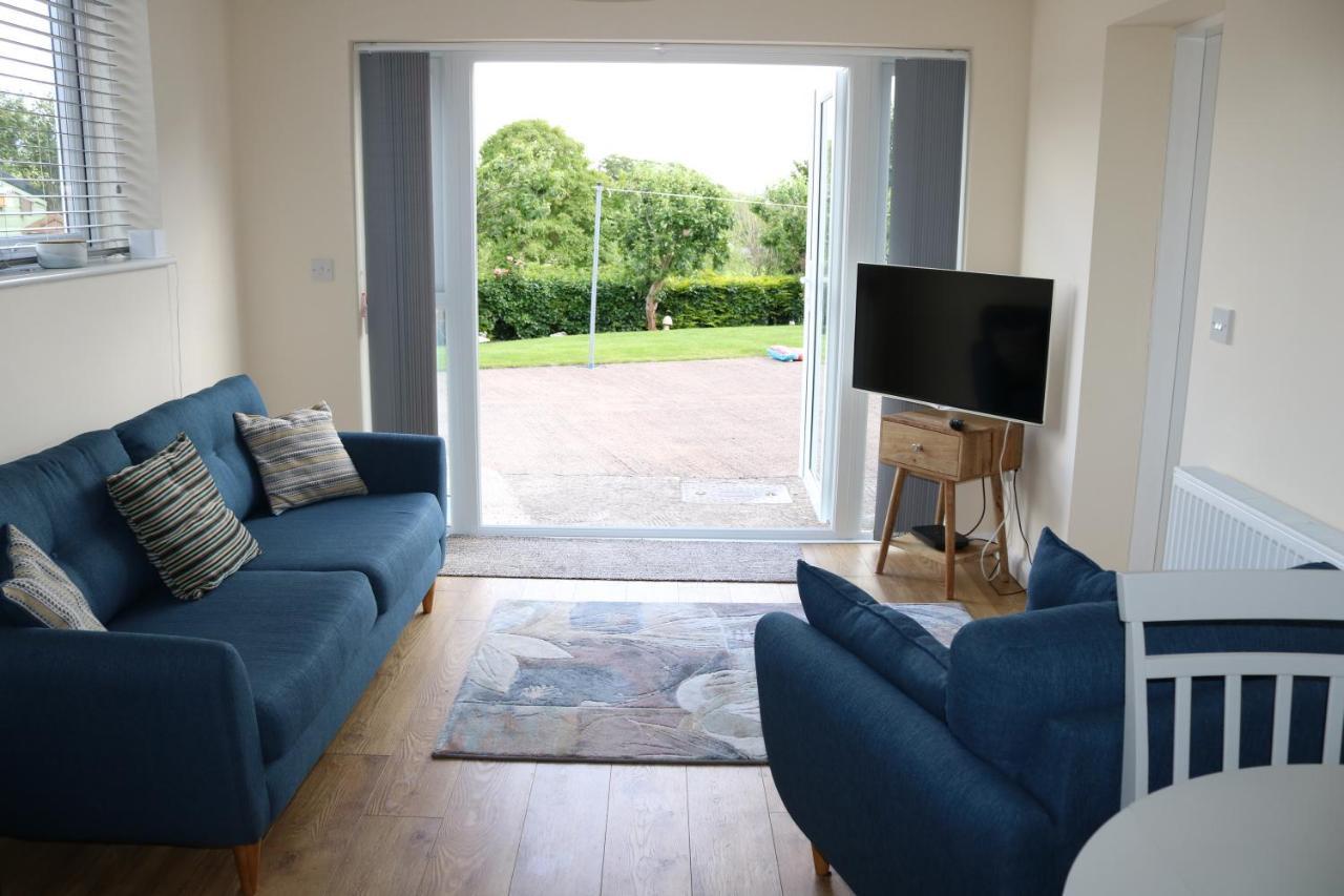 Lovely 1 Bedroom Basement With Stunning Views * Bodfari