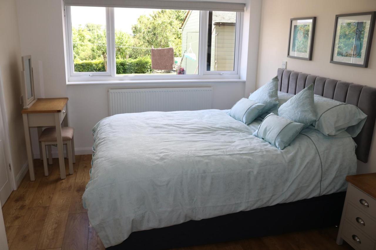 Apartment Lovely 1 Bedroom Basement With Stunning Views